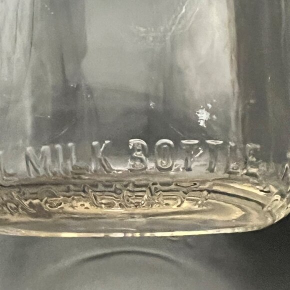 Vintage Universal Quart Milk Bottle Cincinnati OH For Health & Economy - Picture 6 of 12